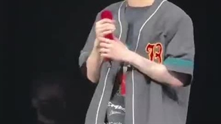 دوباره عکس گرفت چون فنا یادشون رفته بود بگین سیب"لوهان"